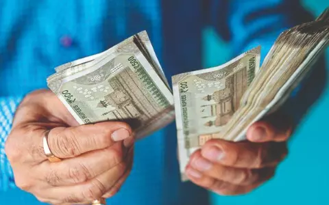 FPIs inject Rs 14,167 crore in equities in May FPIs inject Rs 14,167 crore in equities in May