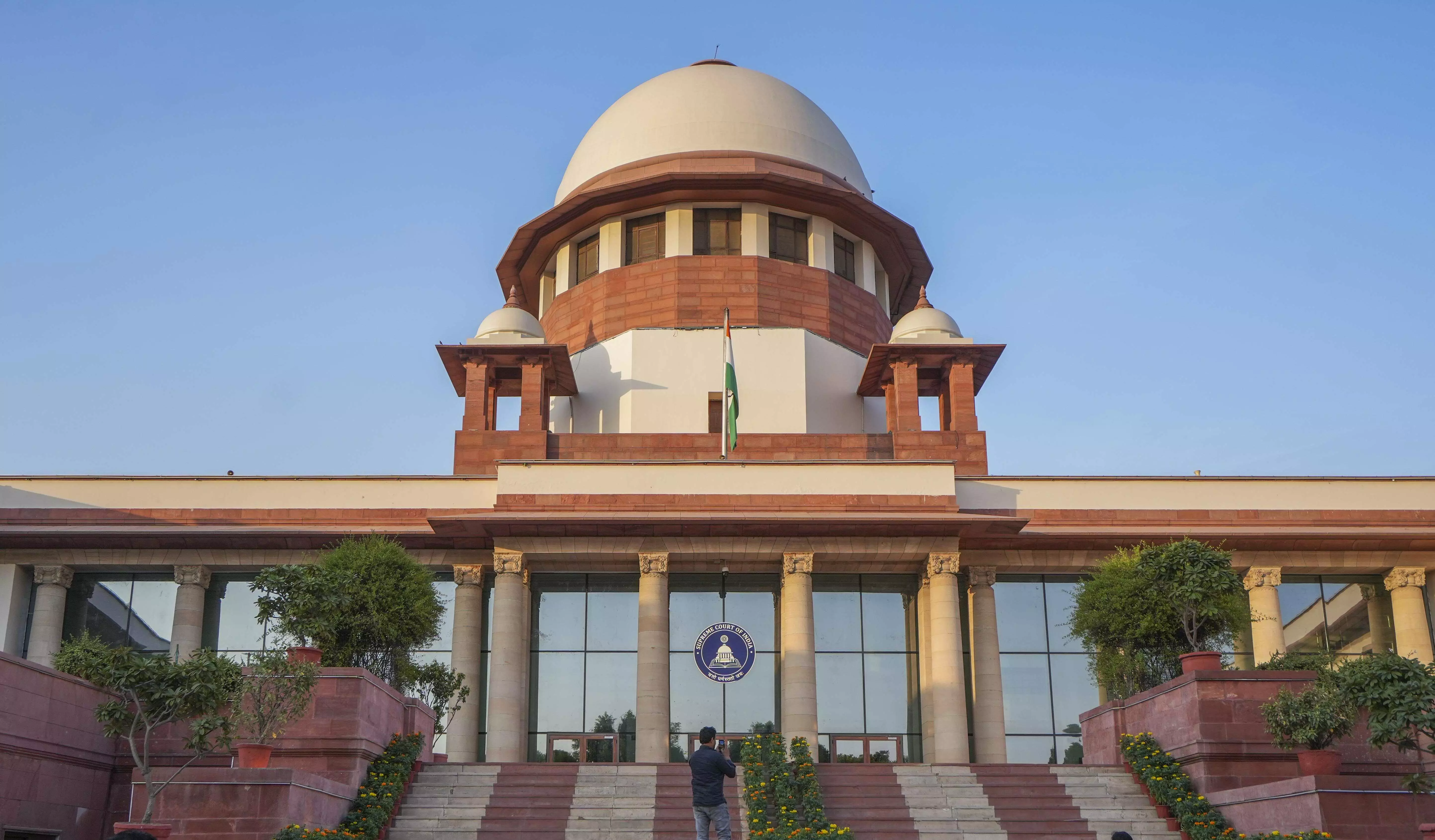 If women can fly Rafale in IAF, why fewer of them in Army legal branch: SC asks Centre If women can fly Rafale in IAF, why fewer of them in Army legal branch: SC asks Centre