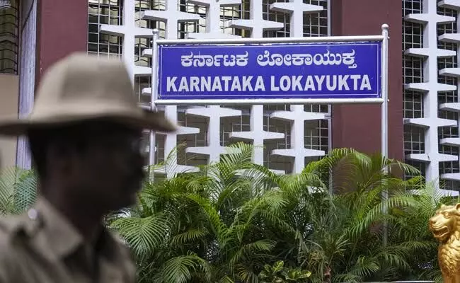 Disproportionate assets: Lokayukta conducts raids in 30 locations across K’taka Disproportionate assets: Lokayukta conducts raids in 30 locations across K’taka