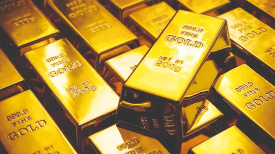 Gold plunges Rs 1,800 to Rs 95,050/10 grams amid weak global demand Gold plunges Rs 1,800 to Rs 95,050/10 grams amid weak global demand