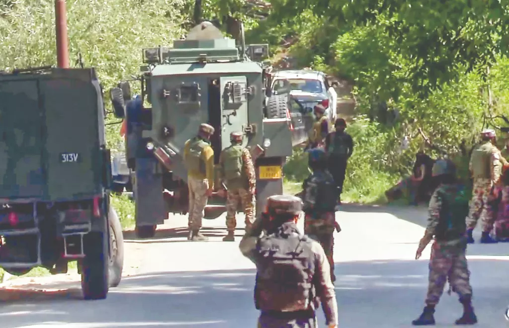 J&K: 3 JeM terrorists killed in encounter in Pulwama J&K: 3 JeM terrorists killed in encounter in Pulwama