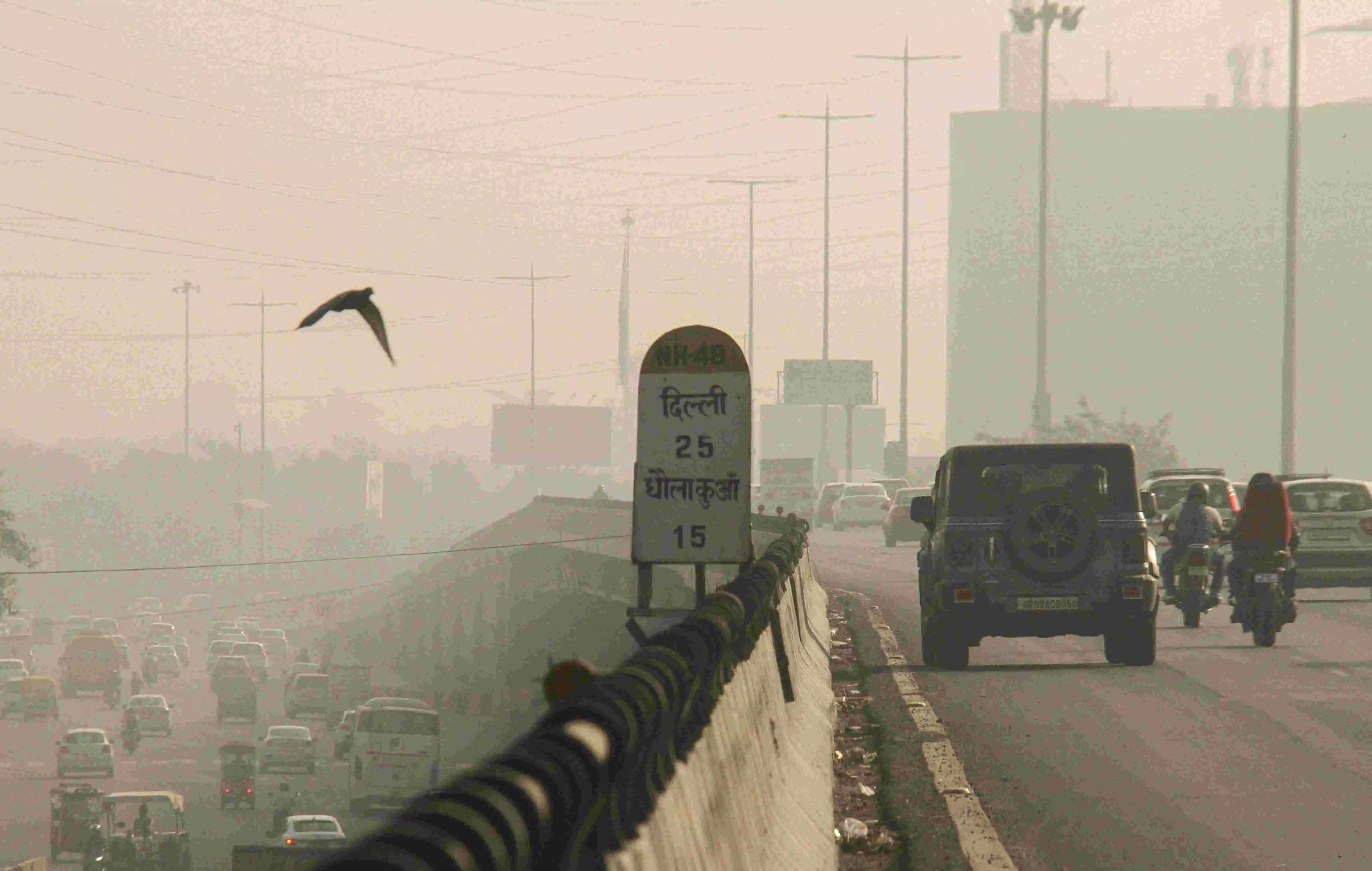 Delhis air quality remains in very poor category for 2nd consecutive day Delhis air quality remains in very poor category for 2nd consecutive day