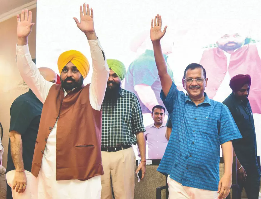 Punjab: Mann, Kejriwal administer oath to people to be warriors against drugs Punjab: Mann, Kejriwal administer oath to people to be warriors against drugs