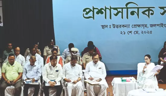 Expedite projs before monsoon, urges Mamata, warns against malpractice Expedite projs before monsoon, urges Mamata, warns against malpractice