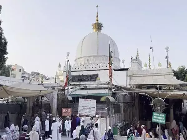 Delhi HC stays CAG audit of Khadim’s society in Ajmer Sharif Dargah Delhi HC stays CAG audit of Khadim’s society in Ajmer Sharif Dargah