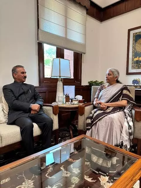 Sukhu urges FM to hike apple import duty, seeks higher borrowing limit for HP Sukhu urges FM to hike apple import duty, seeks higher borrowing limit for HP