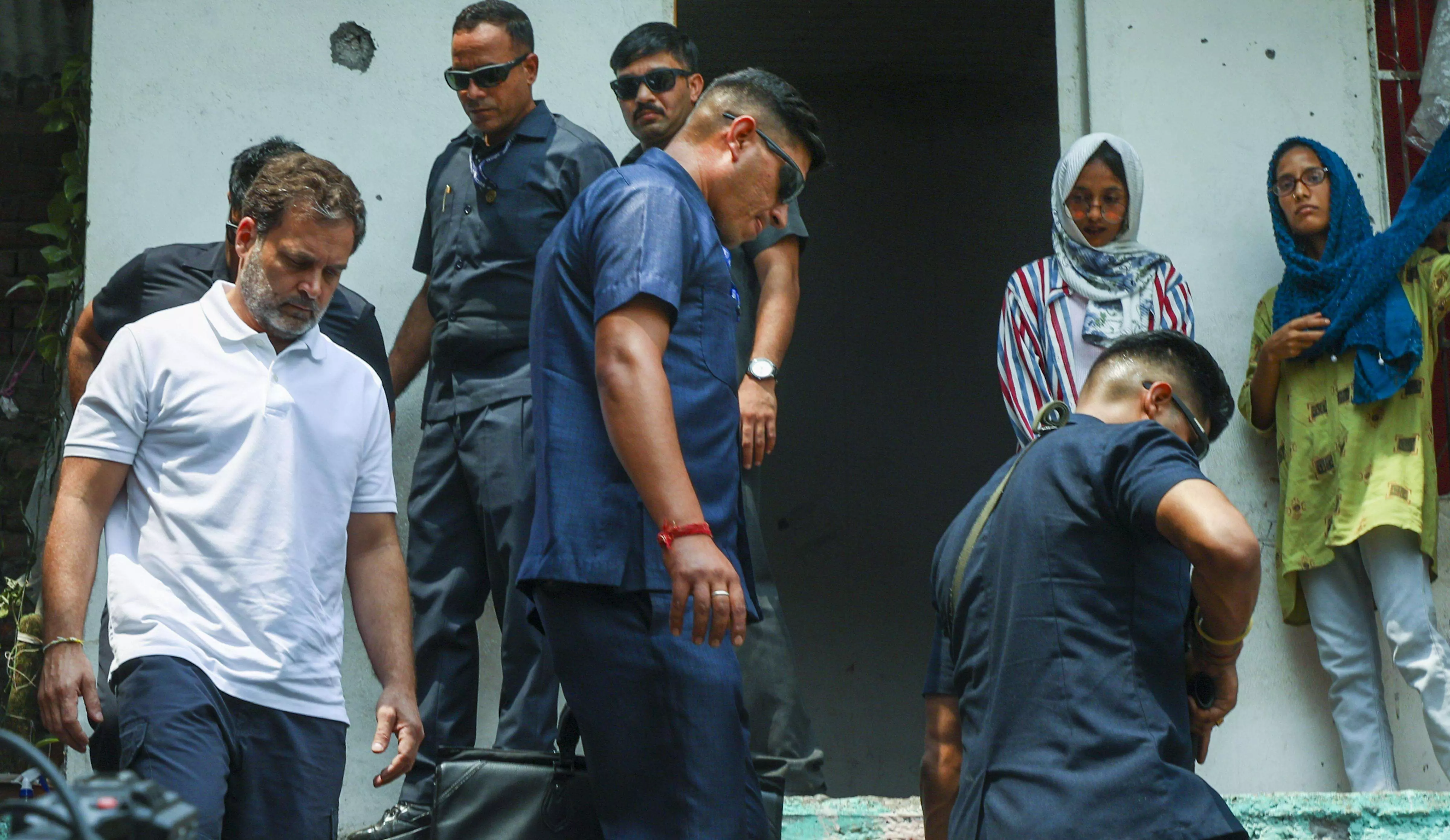Rahul meets victims of Pak shelling in Poonch, pledges to raise their issue at national level Rahul meets victims of Pak shelling in Poonch, pledges to raise their issue at national level