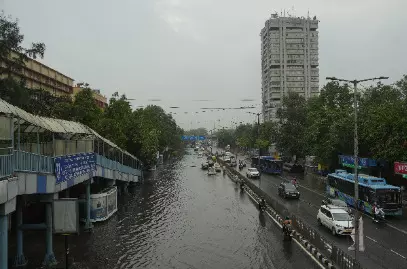 Thunderstorm, rain give Delhi relief from heat, disrupt flights, cause waterlogging Thunderstorm, rain give Delhi relief from heat, disrupt flights, cause waterlogging