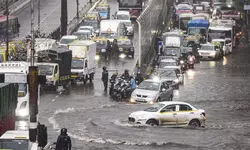 Red alert in Mumbai | Rain causes chaos as monsoon arrives early; air, rail, road traffic hit Red alert in Mumbai | Rain causes chaos as monsoon arrives early; air, rail, road traffic hit