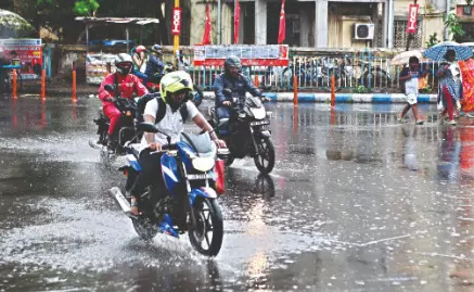City sees rainfall for 2nd day as ‘low pressure forms over Bay of Bengal’ City sees rainfall for 2nd day as ‘low pressure forms over Bay of Bengal’