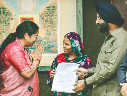 CM Gupta hands over govt job letters to families of ‘84 anti-Sikh riot victims CM Gupta hands over govt job letters to families of ‘84 anti-Sikh riot victims