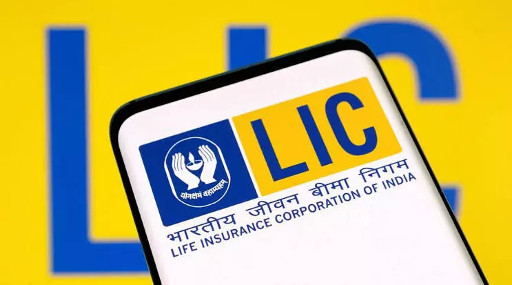 LIC shares jump over 8 pc post Q4 earnings; market valuation surges Rs 45,223.74 cr LIC shares jump over 8 pc post Q4 earnings; market valuation surges Rs 45,223.74 cr