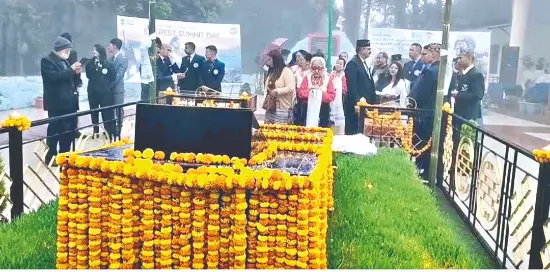 Everest Day & 111th birth anniv of Tenzing Sherpa celebrated with zeal Everest Day & 111th birth anniv of Tenzing Sherpa celebrated with zeal