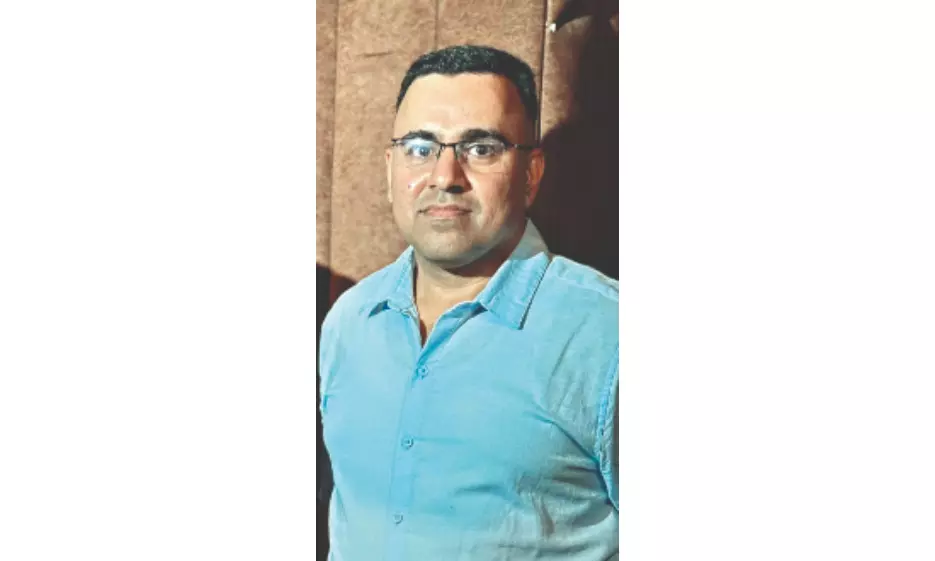 IPS officer Murlidhar Sharma makes debut as lyricist in Bengali cop drama IPS officer Murlidhar Sharma makes debut as lyricist in Bengali cop drama