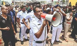 Over 100 protesting teachers detained for holding ‘unpermitted rally’ Over 100 protesting teachers detained for holding ‘unpermitted rally’