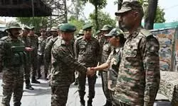 Army chief awards felicitates woman BSF officer for exceptional courage during Operation Sindoor Army chief awards felicitates woman BSF officer for exceptional courage during Operation Sindoor