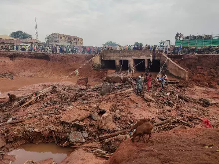 Death toll reaches 151 in north-central Nigerian town submerged in floods, thousands displaced Death toll reaches 151 in north-central Nigerian town submerged in floods, thousands displaced