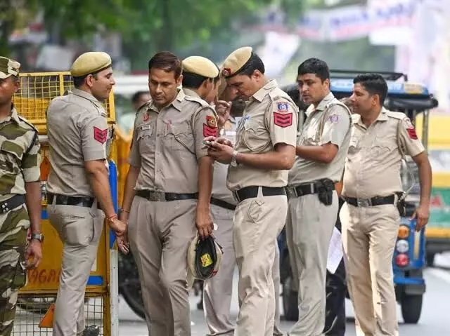Espionage sase: Delhi Police arrests brother of man who supplied SIM cards to Pak intelligence operatives Espionage sase: Delhi Police arrests brother of man who supplied SIM cards to Pak intelligence operatives