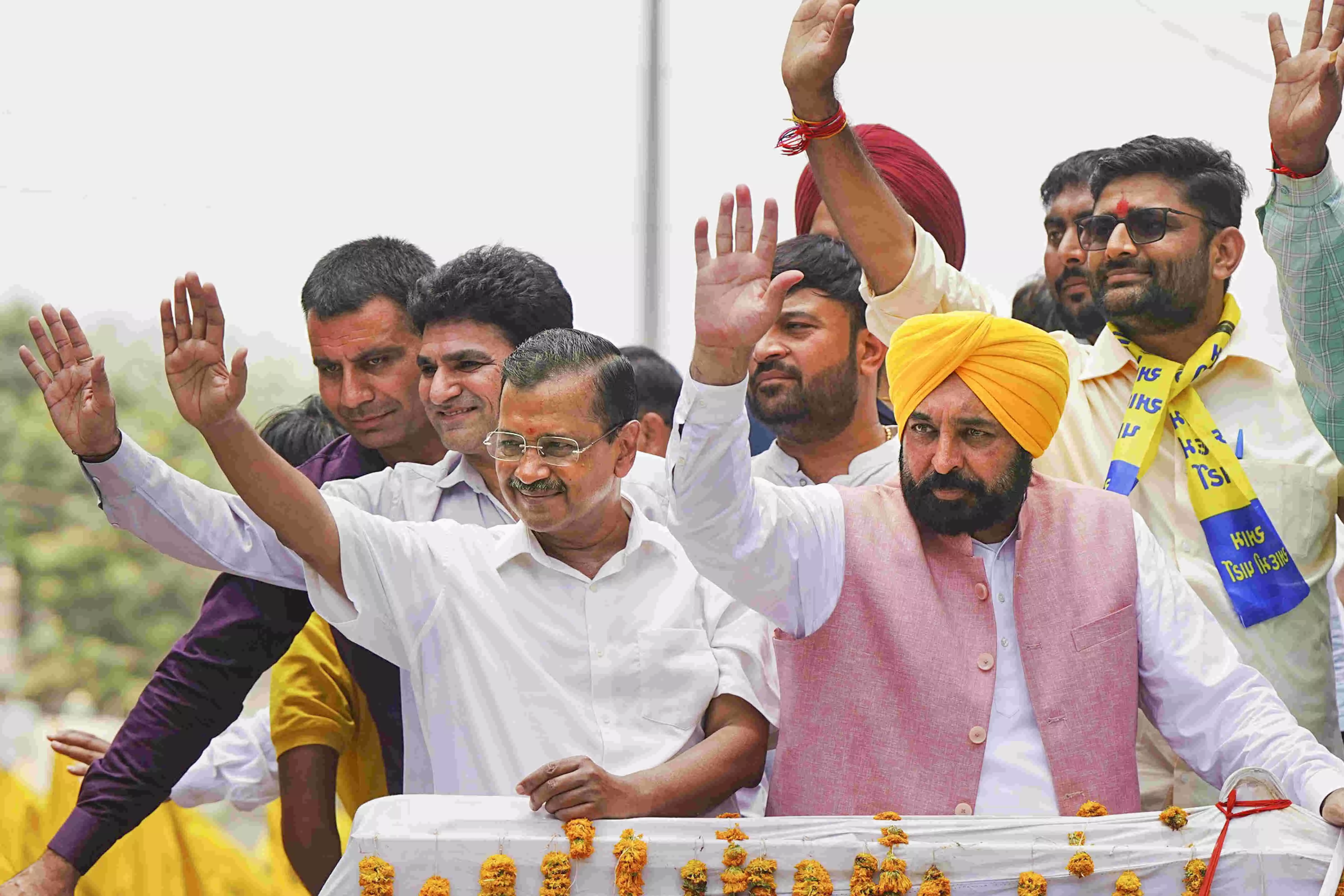 Help AAP win in Visavadar to give tight slap to BJP: Kejriwal during bypoll campaign Help AAP win in Visavadar to give tight slap to BJP: Kejriwal during bypoll campaign