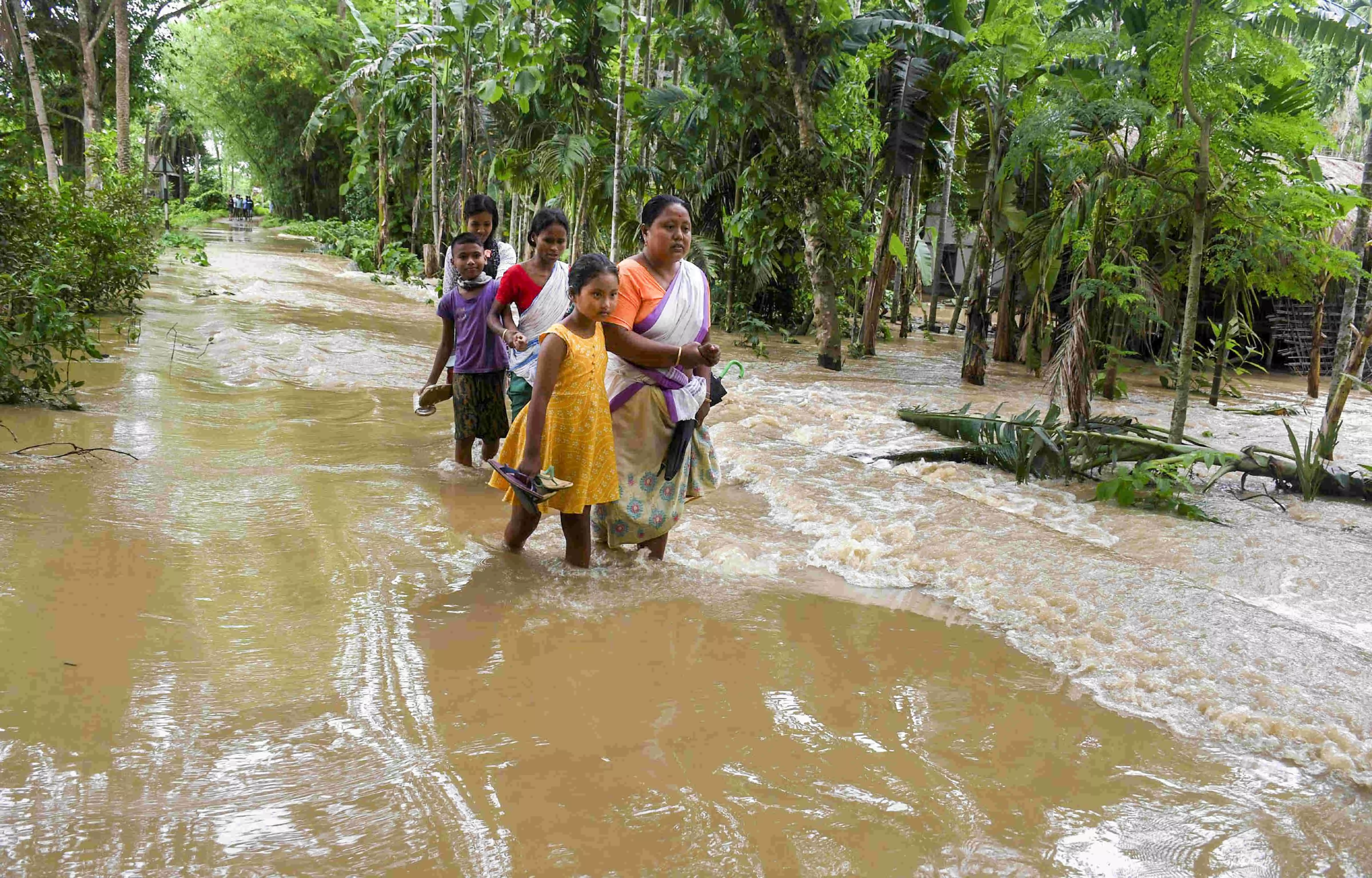 Assam floods: Himanta alerts people living in riverside, low-lying areas Assam floods: Himanta alerts people living in riverside, low-lying areas