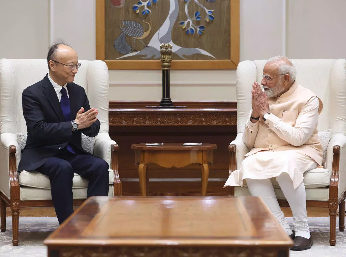 PM Modi meets ADB president Masato Kanda