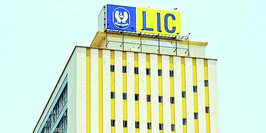 LIC tops PSUs chart with record profit in Q4