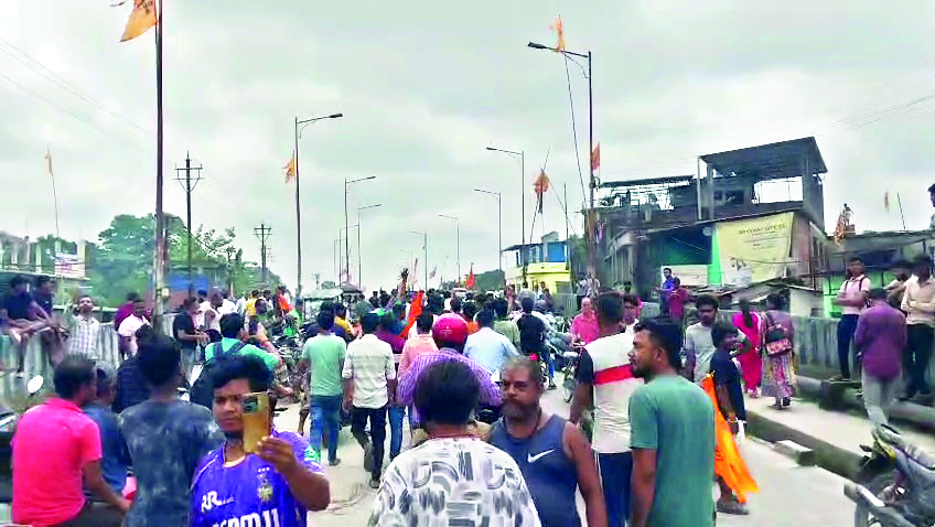 Tensions escalate in Siliguri over VHP-called bandh, several detained Tensions escalate in Siliguri over VHP-called bandh, several detained