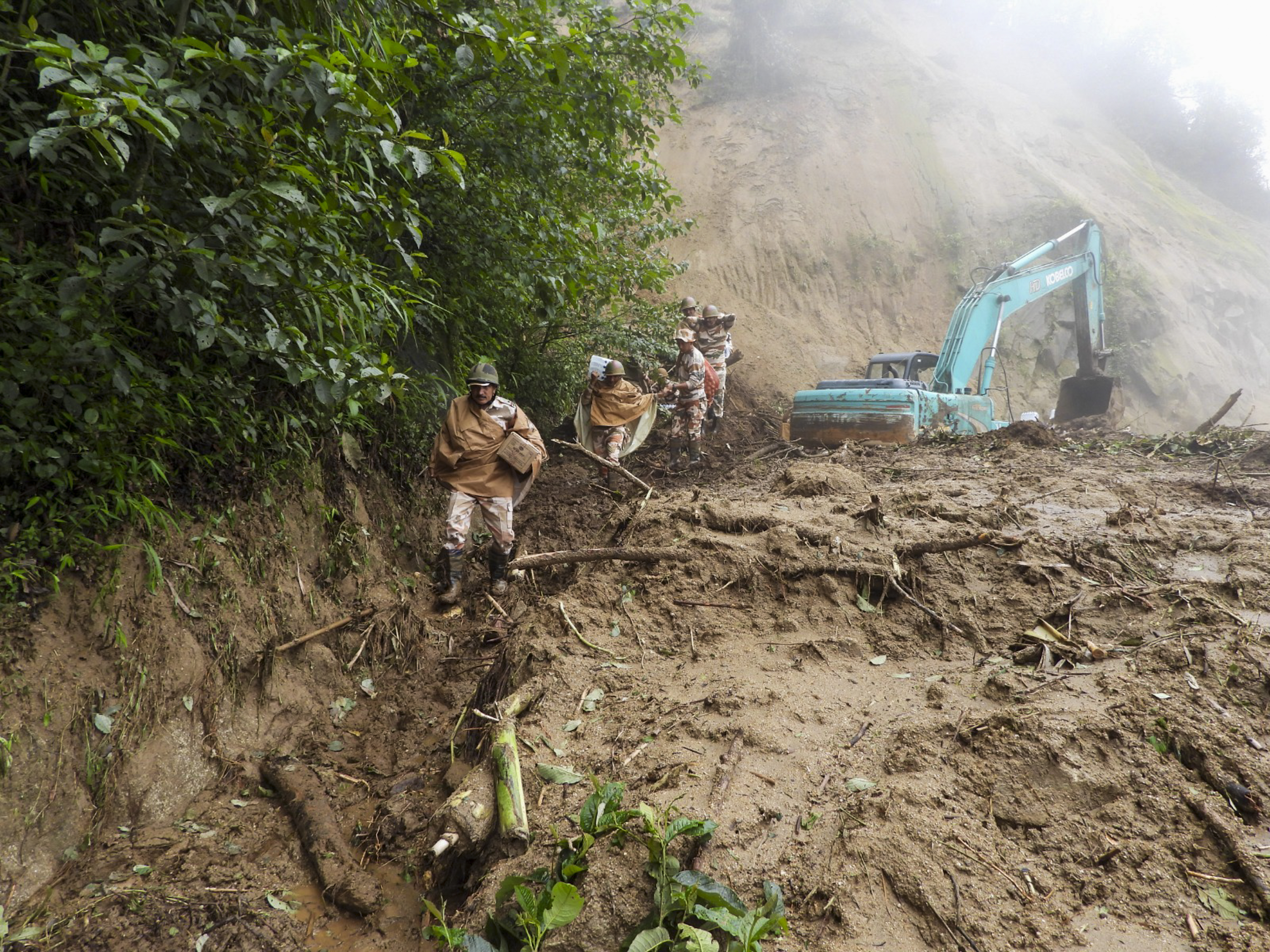 Arunachal flood toll rises to 11 as labourer dies in wall collapse, 938 affected in 23 districts