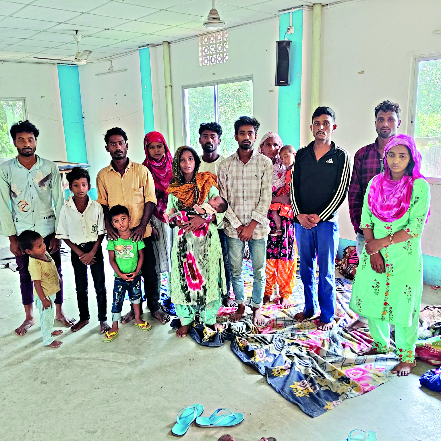 Cops arrest 16 B’deshi nat’ls while attempting to return home Cops arrest 16 B’deshi nat’ls while attempting to return home