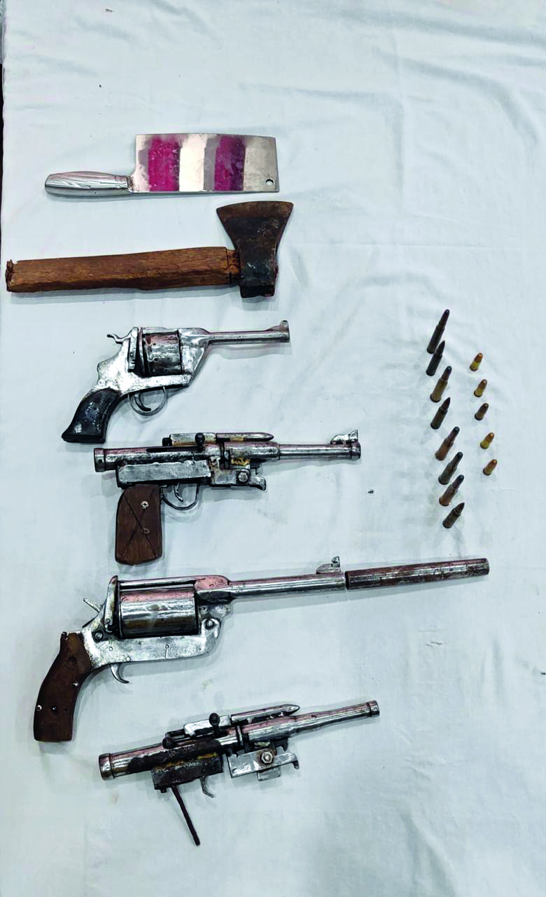 Man held with firearms in Panihati Man held with firearms in Panihati