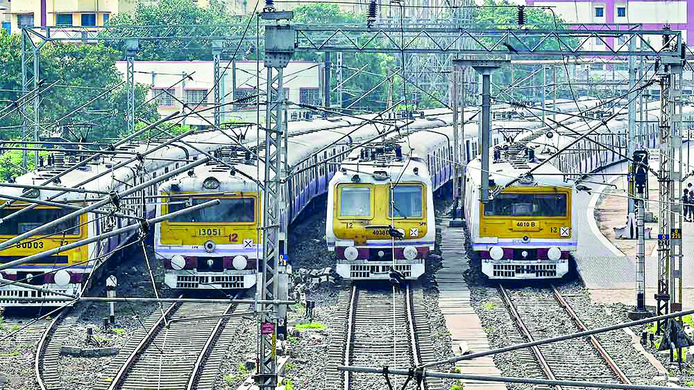 Sealdah Division postpones decision to restructure 11 MEMU services; introduces special suburban trains in South section Sealdah Division postpones decision to restructure 11 MEMU services; introduces special suburban trains in South section