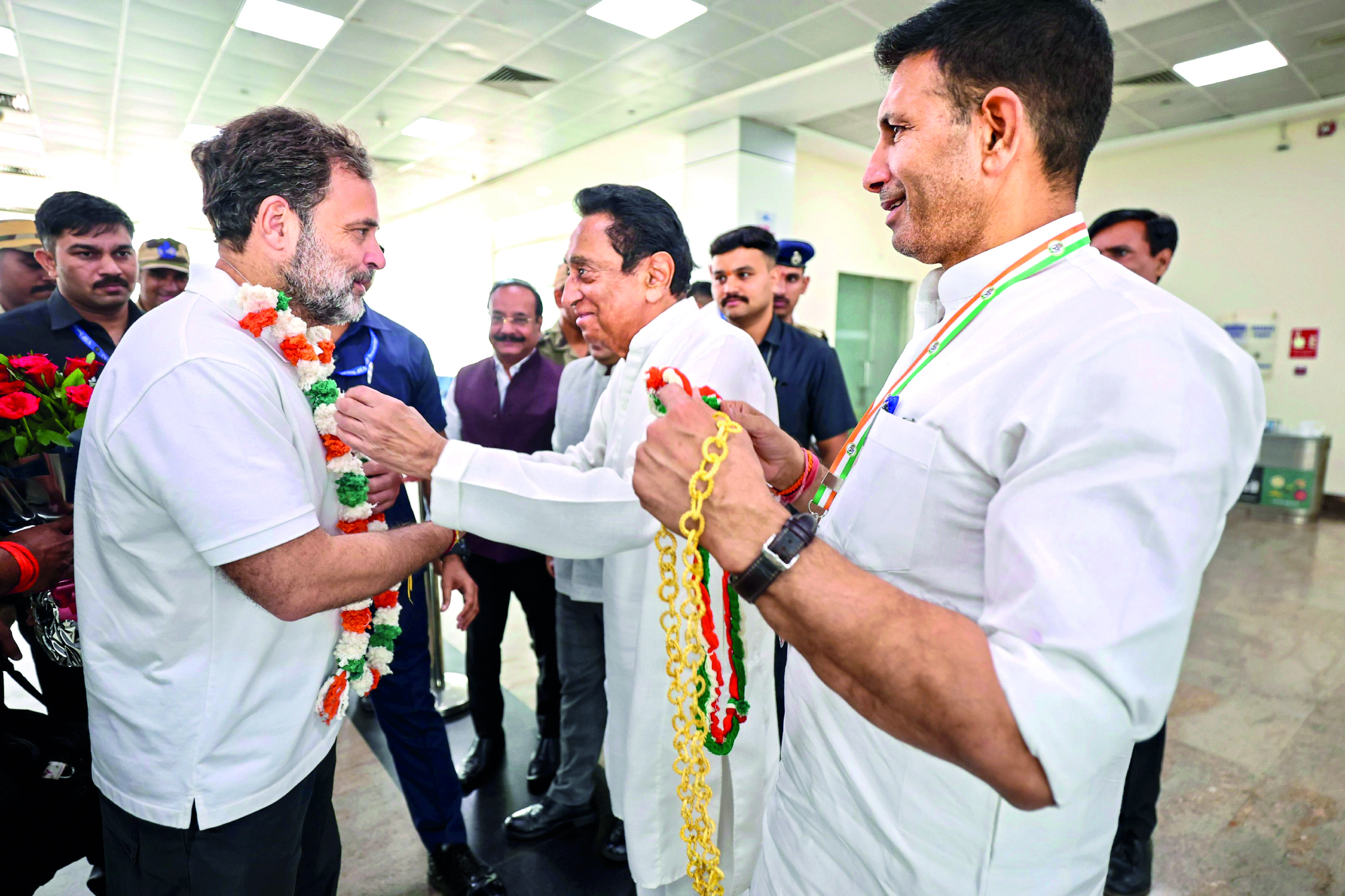 PM bowed to Trump’s call, says Rahul; BJP hits back PM bowed to Trump’s call, says Rahul; BJP hits back