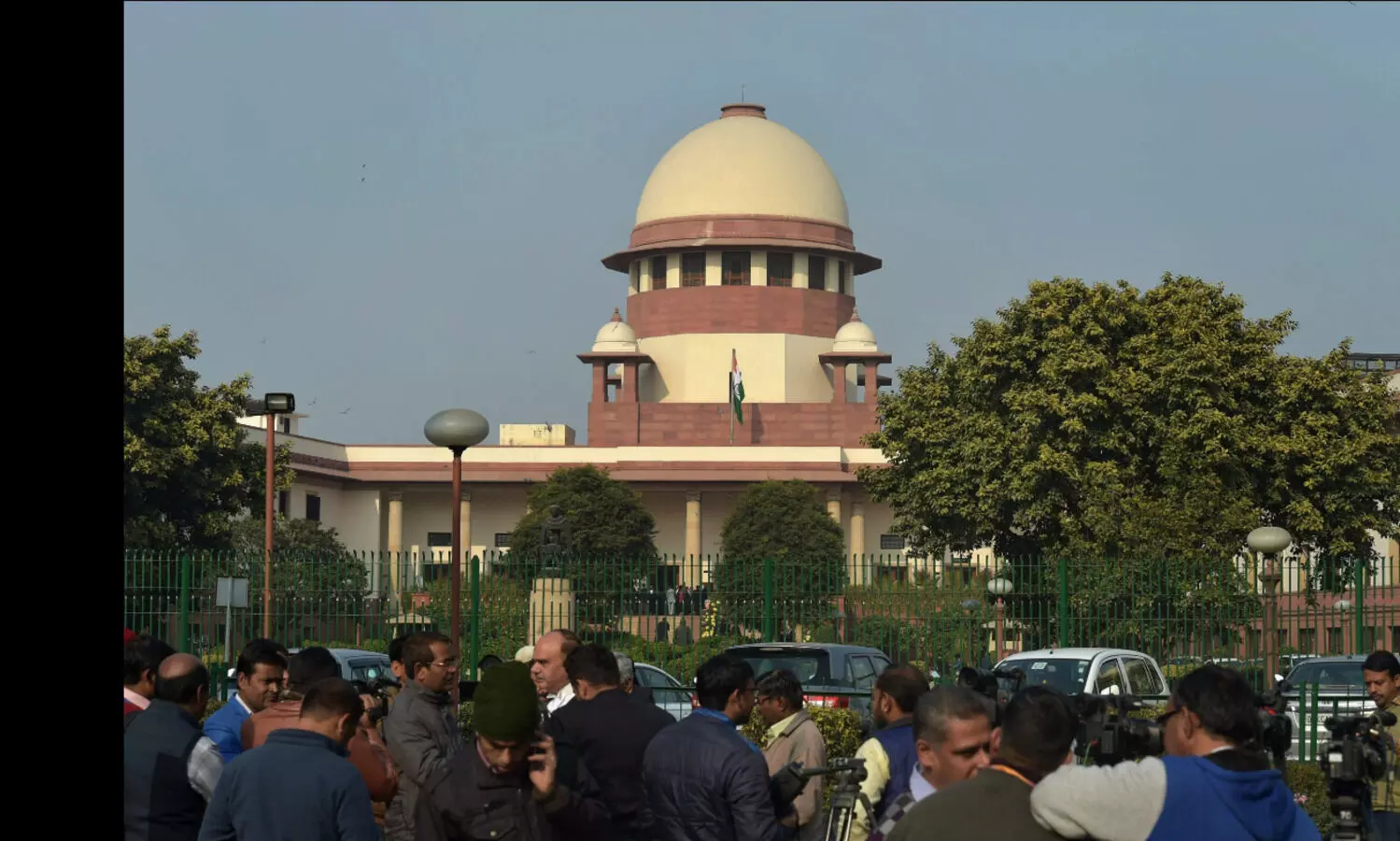 SC allows manufacturing units closure, orders Rs 15 crore ex-gratia for workers SC allows manufacturing units closure, orders Rs 15 crore ex-gratia for workers