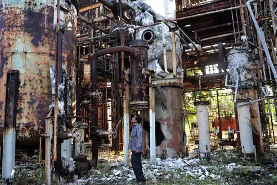 1984 Bhopal gas tragedy: SC refuses urgent hearing on plea against waste disposal 1984 Bhopal gas tragedy: SC refuses urgent hearing on plea against waste disposal