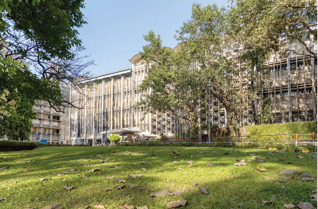 IIT Bombay revises eligibility criteria for MBA, will now admit non-engineers