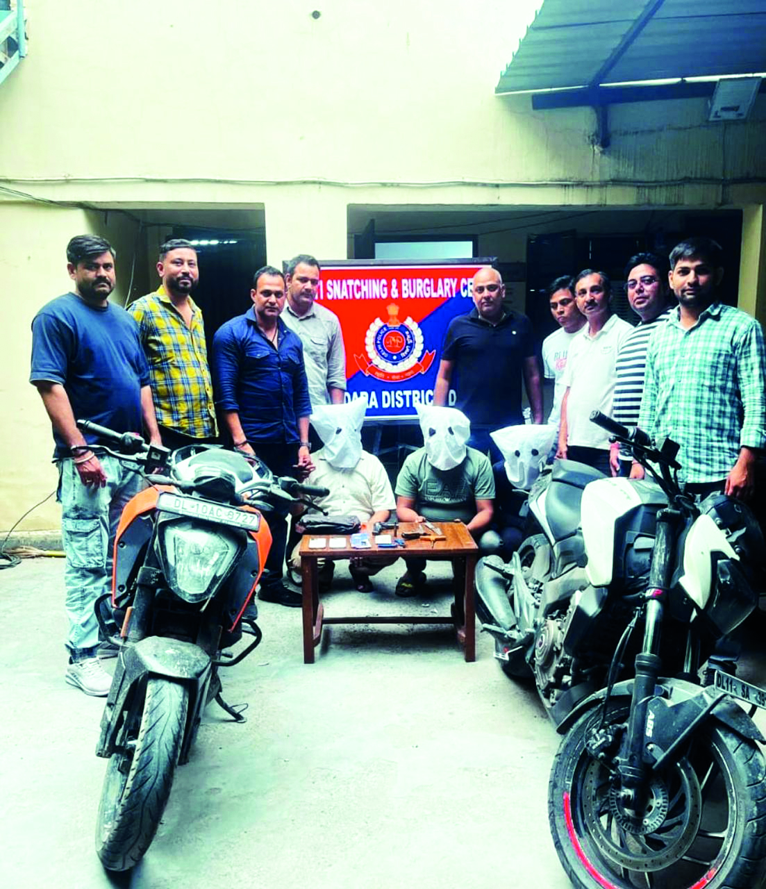 Rickshaw-driving robbers used stolen superbikes for armed loot Rickshaw-driving robbers used stolen superbikes for armed loot