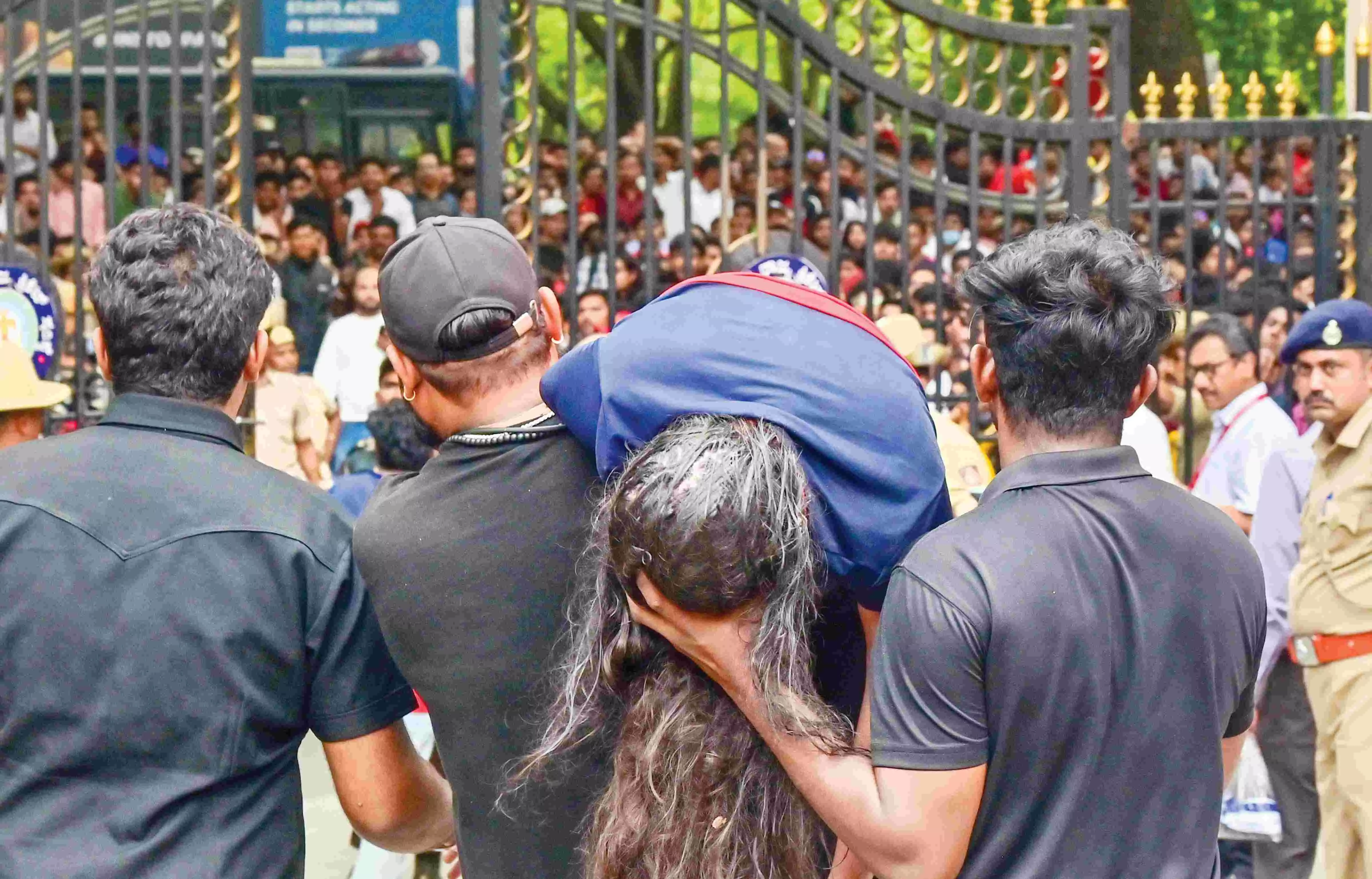 RCB’s IPL victory celebration turns deadly as stampede claims 11 lives, injures 33 RCB’s IPL victory celebration turns deadly as stampede claims 11 lives, injures 33