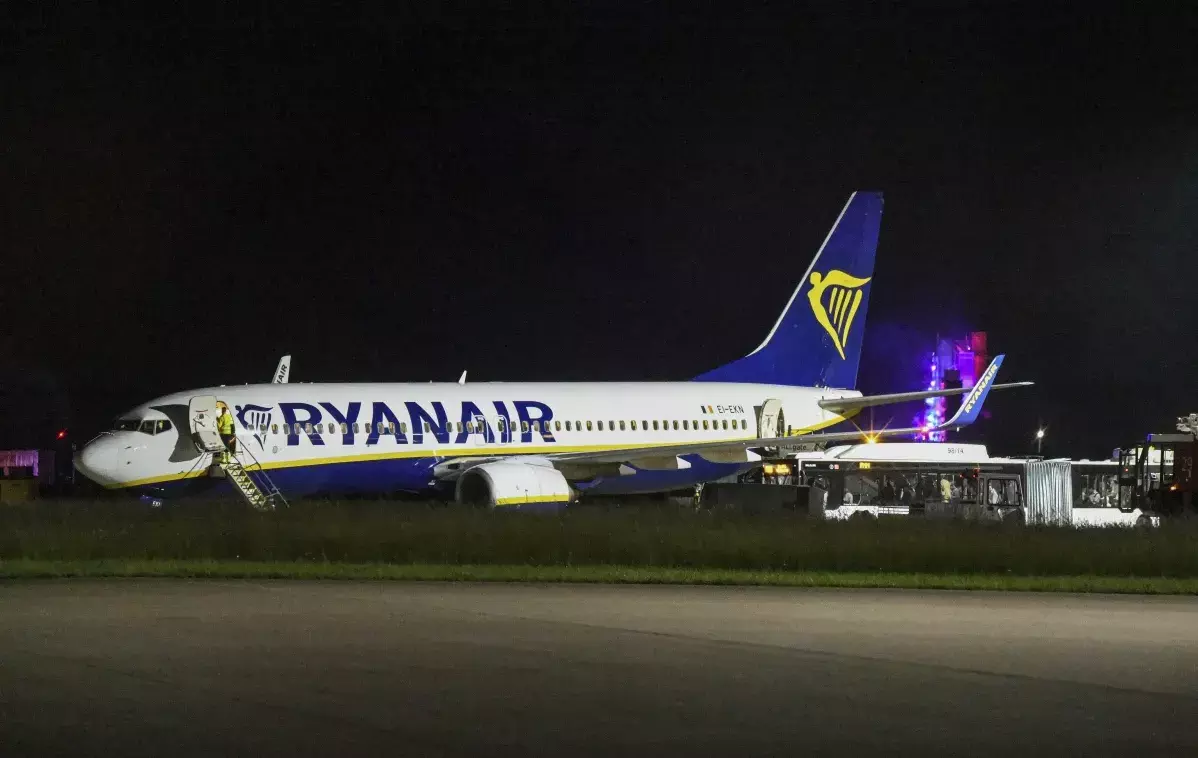 Violent turbulence hits a Ryanair flight in Germany, forcing an emergency landing and injuring 9 Violent turbulence hits a Ryanair flight in Germany, forcing an emergency landing and injuring 9