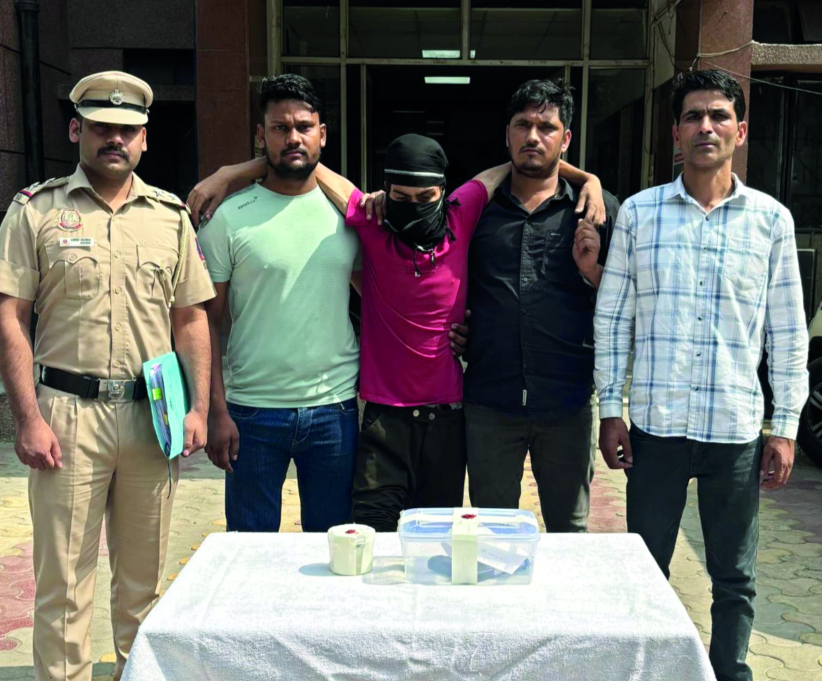 Delhi Police apprehend murder and robbery accused following shootout in Nand Nagri Delhi Police apprehend murder and robbery accused following shootout in Nand Nagri