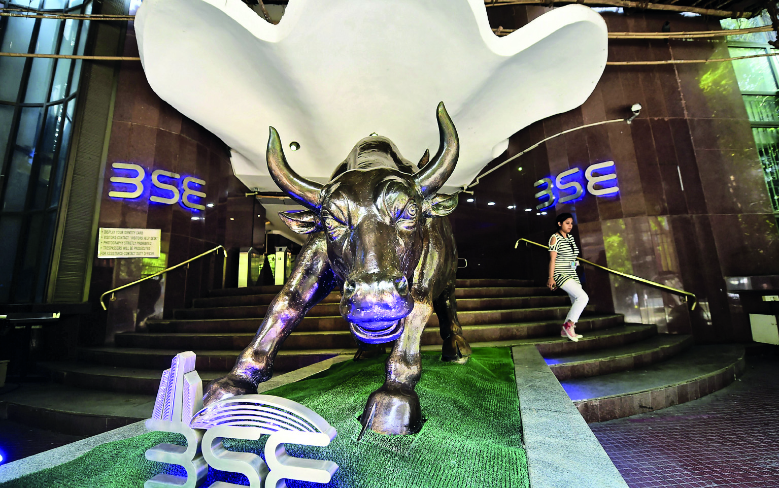 Sensex soars over 700 points, Nifty reclaims 25K-mark on RBI’s rate cut