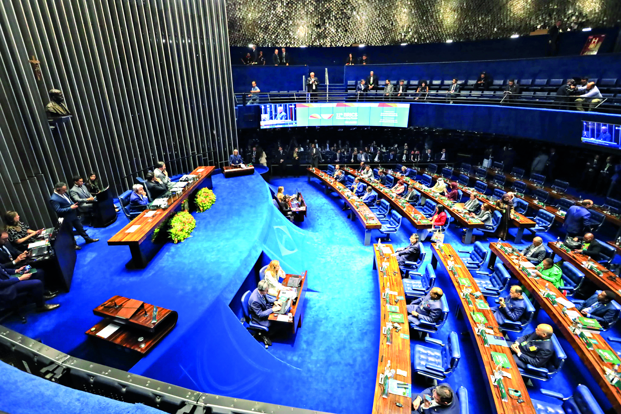 Finding Feet amid Fragments