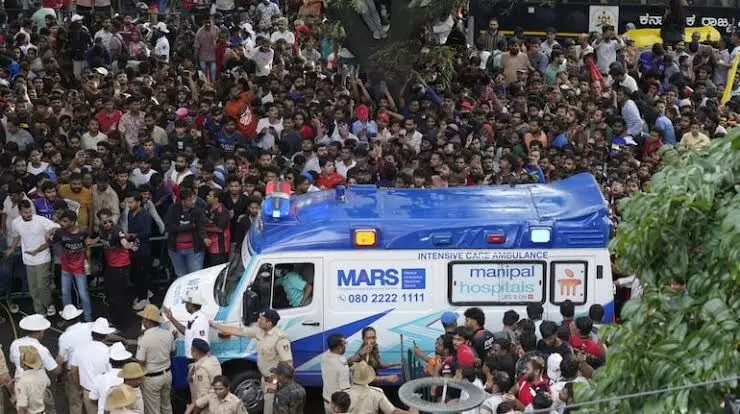 Bengaluru stampede: CM increases compensation from Rs 10 lakh to Rs 25 lakh for kin of deceased Bengaluru stampede: CM increases compensation from Rs 10 lakh to Rs 25 lakh for kin of deceased