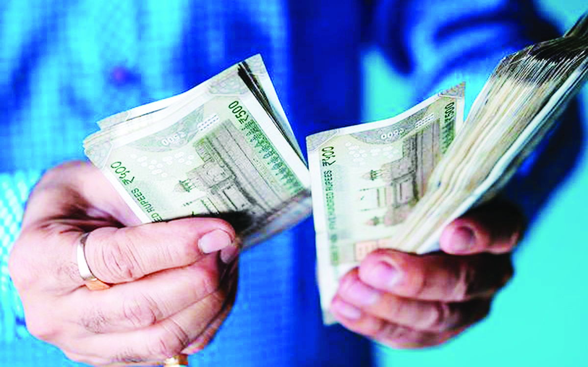 FPIs turn net sellers, withdraw `8,749 crore from equities in June FPIs turn net sellers, withdraw `8,749 crore from equities in June