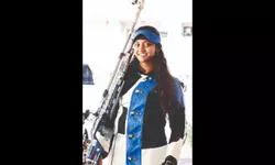 Elavenil locked on gold but finishes with bronze