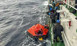 Owners of sunken ship given 48 hours to complete extraction of oil leaking into sea