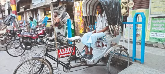 Vanishing wheels of Balurghat: A farewell to the town’s rickshaws Vanishing wheels of Balurghat: A farewell to the town’s rickshaws