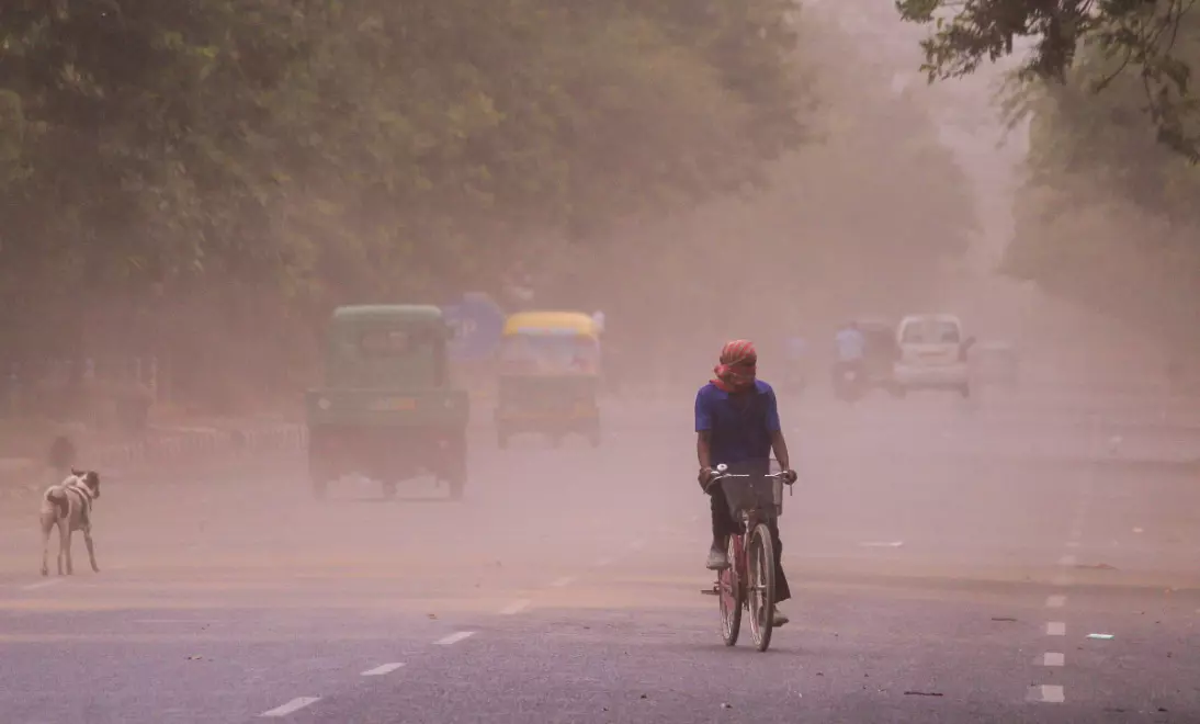 Delhi gets partial relief from scorching heat; IMD issues orange alert for thunderstorm, gusty winds Delhi gets partial relief from scorching heat; IMD issues orange alert for thunderstorm, gusty winds
