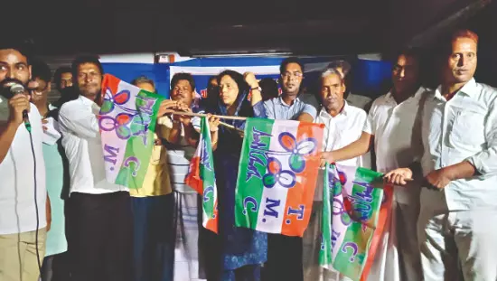 Over 500 workers from Cong, BJP & CPI(M) join Trinamool Over 500 workers from Cong, BJP & CPI(M) join Trinamool