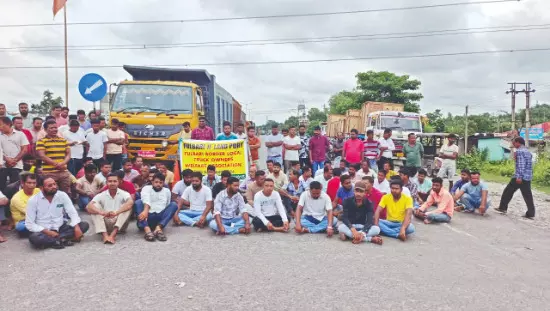 Indian truckers protest, demand curb of Bhutanese truck access to B’desh Indian truckers protest, demand curb of Bhutanese truck access to B’desh
