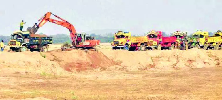Bengal rolls out CM’s ‘no-cost dredging model’ to desilt rivers Bengal rolls out CM’s ‘no-cost dredging model’ to desilt rivers